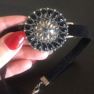 90’s velvet choker